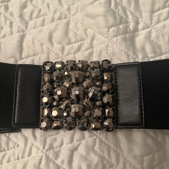 BCBG Max Azria gun metal rhinestone waist belt - Picture 4 of 5